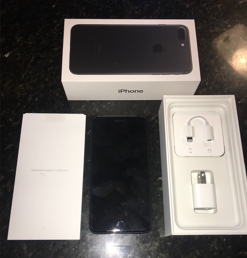 iPhone 7 Plus Black Unboxing (Pictures)