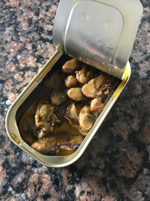 Crown prince smoked oysters inside can pieces